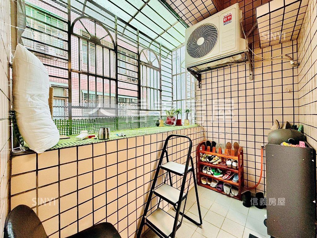 近捷運首選電梯房屋室內格局與周邊環境