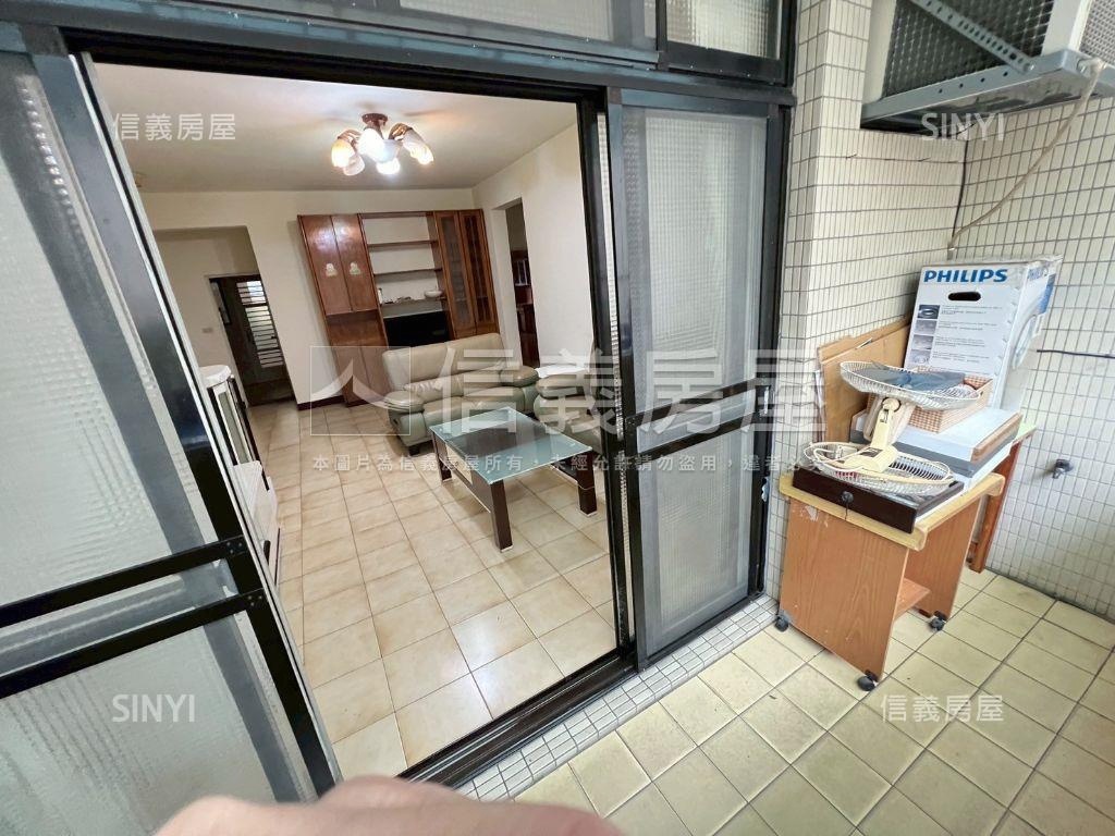 近景安站方正標格採光三房房屋室內格局與周邊環境