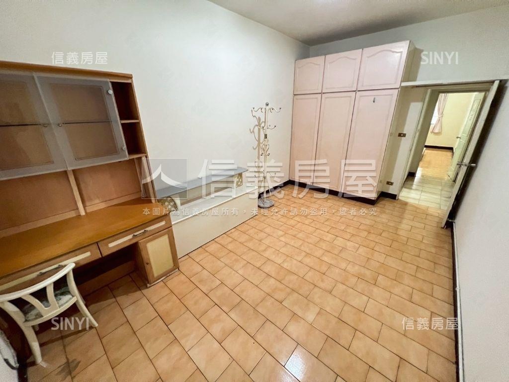 近景安站方正標格採光三房房屋室內格局與周邊環境