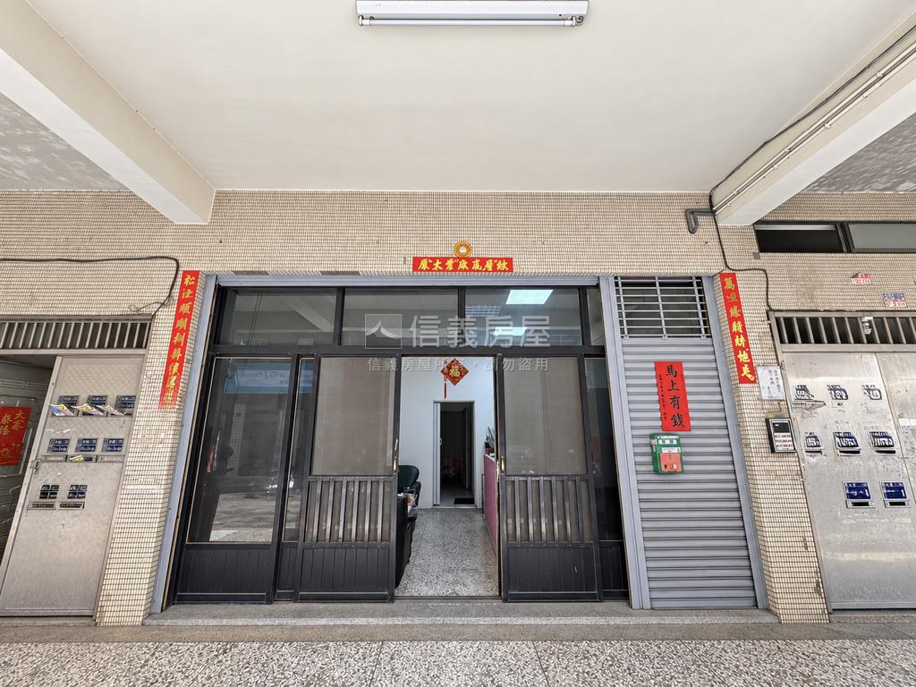 西屯區大面寬低總樓店房屋室內格局與周邊環境