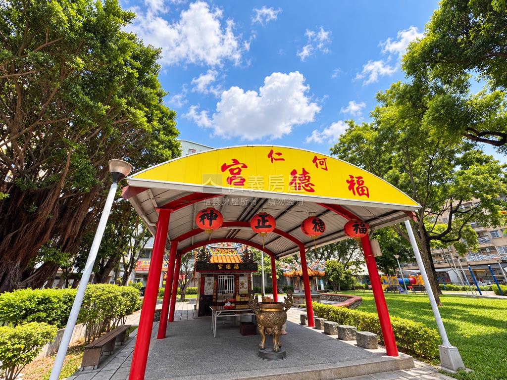 西屯區大面寬低總樓店房屋室內格局與周邊環境
