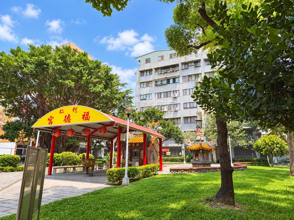 西屯區大面寬低總樓店房屋室內格局與周邊環境