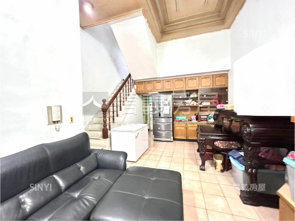 海山捷運站一樓大空間美寓房屋室內格局與周邊環境