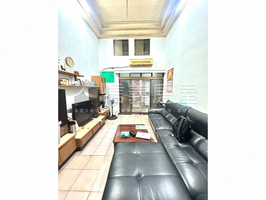 海山捷運站一樓大空間美寓房屋室內格局與周邊環境