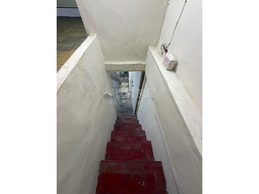大同北邊間住宅店面皆可宜房屋室內格局與周邊環境
