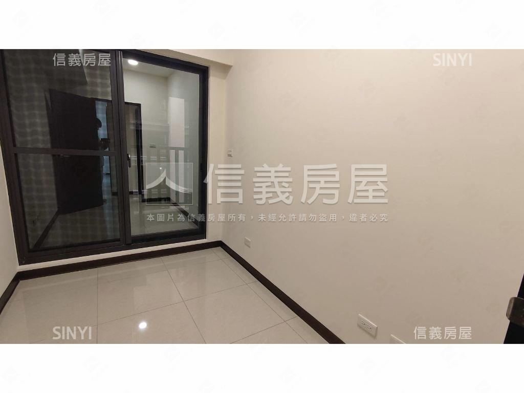 世界花園首購高樓兩房車位房屋室內格局與周邊環境