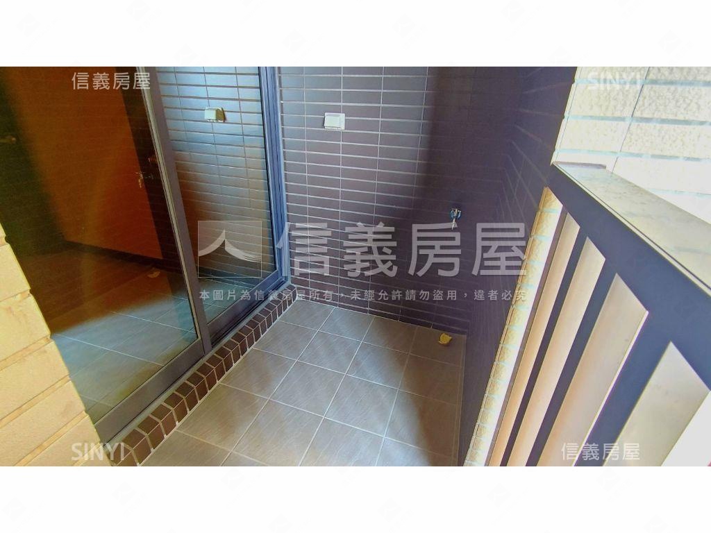 世界花園首購高樓兩房車位房屋室內格局與周邊環境