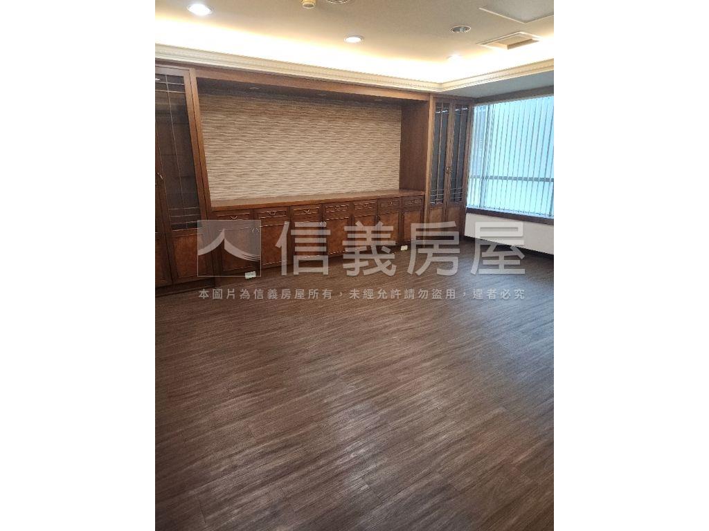 店長推薦文心中清捷運商辦房屋室內格局與周邊環境