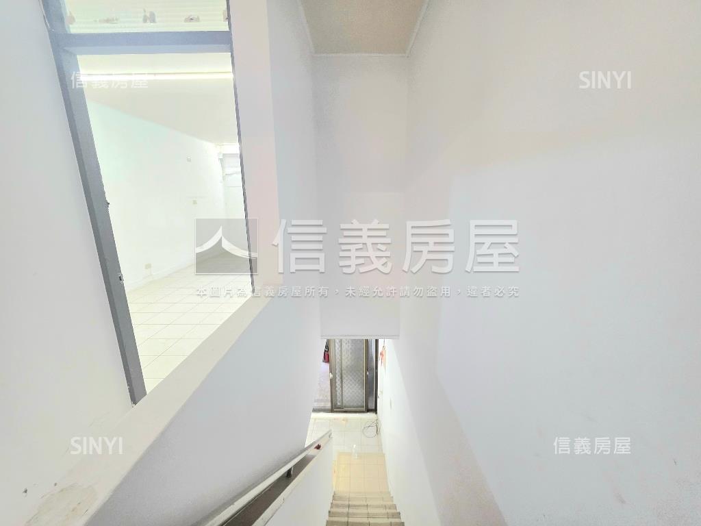 黎明新村看這間房屋室內格局與周邊環境