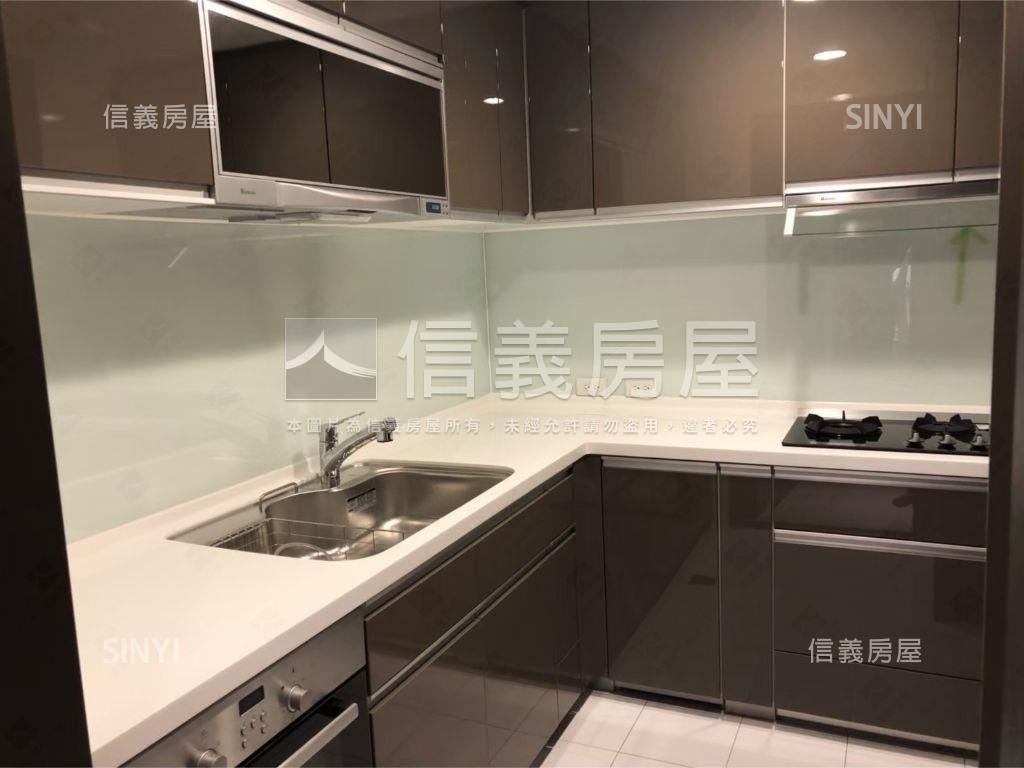 潤泰峰盛稀有住宅三房車位房屋室內格局與周邊環境