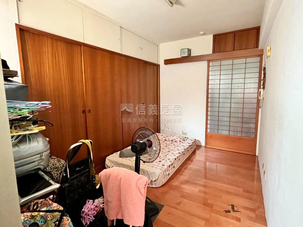 一中商圈衛浴開窗採光套房房屋室內格局與周邊環境