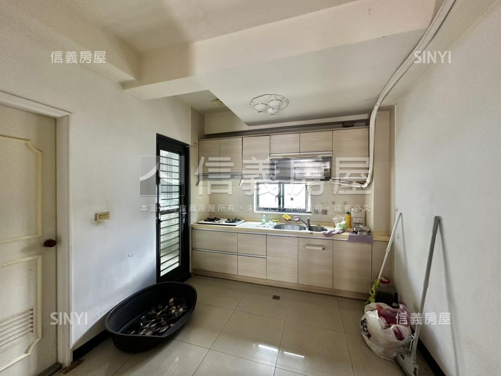 富國路邊間透天房屋室內格局與周邊環境