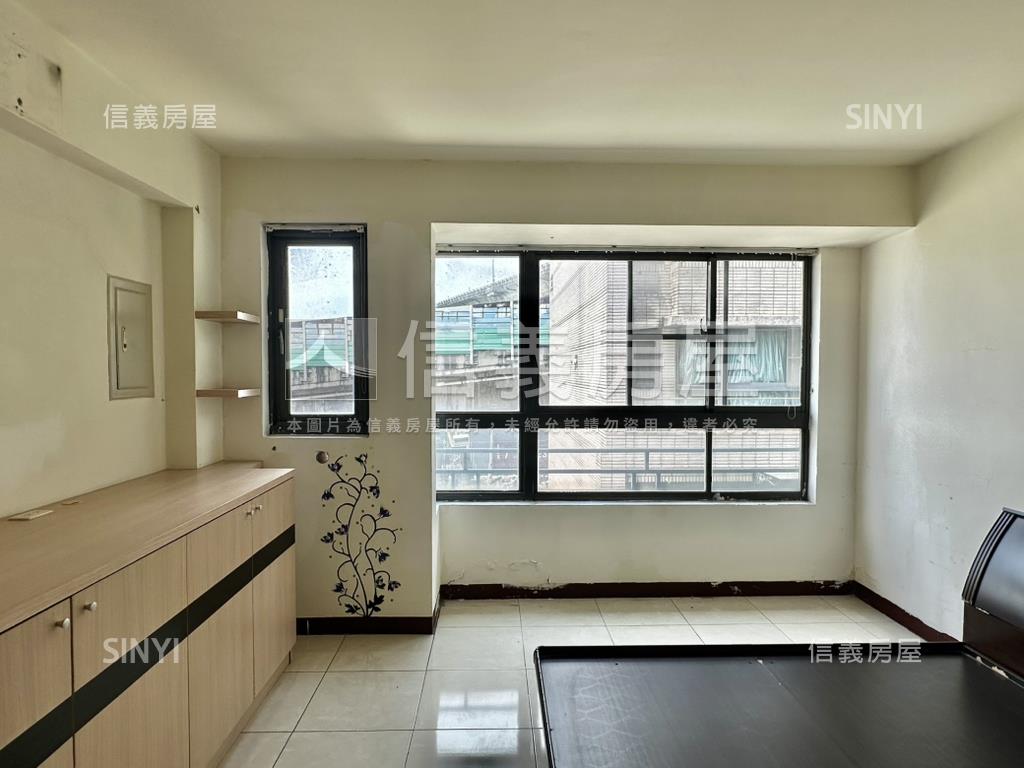 富國路邊間透天房屋室內格局與周邊環境
