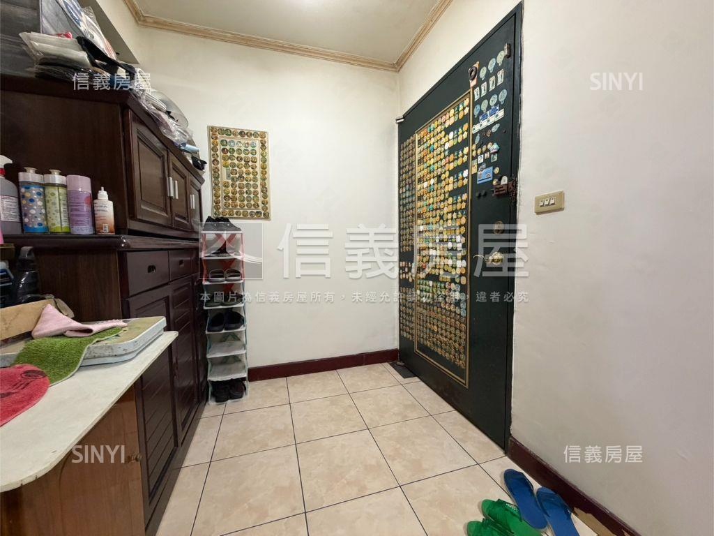 精忠國宅景觀三房車位房屋室內格局與周邊環境