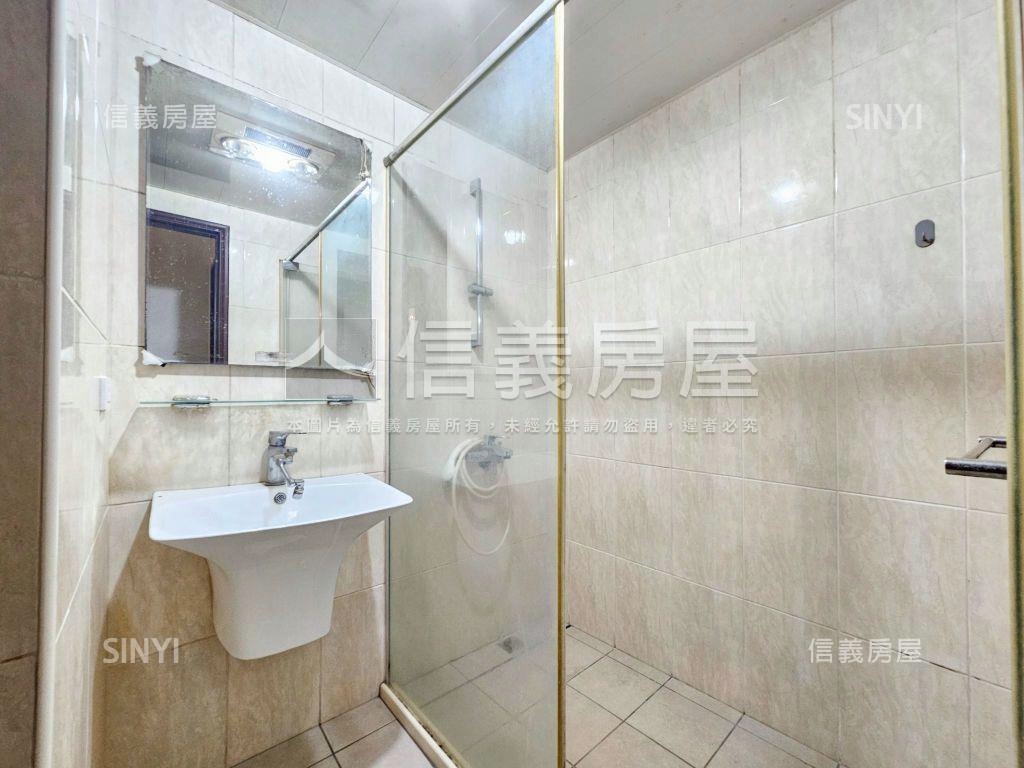 新巴黎低總價兩房附車位房屋室內格局與周邊環境