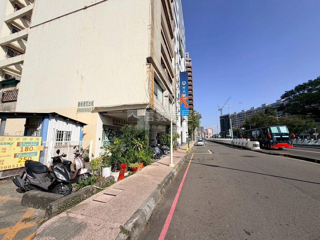 正馬路大面寬店面房屋室內格局與周邊環境