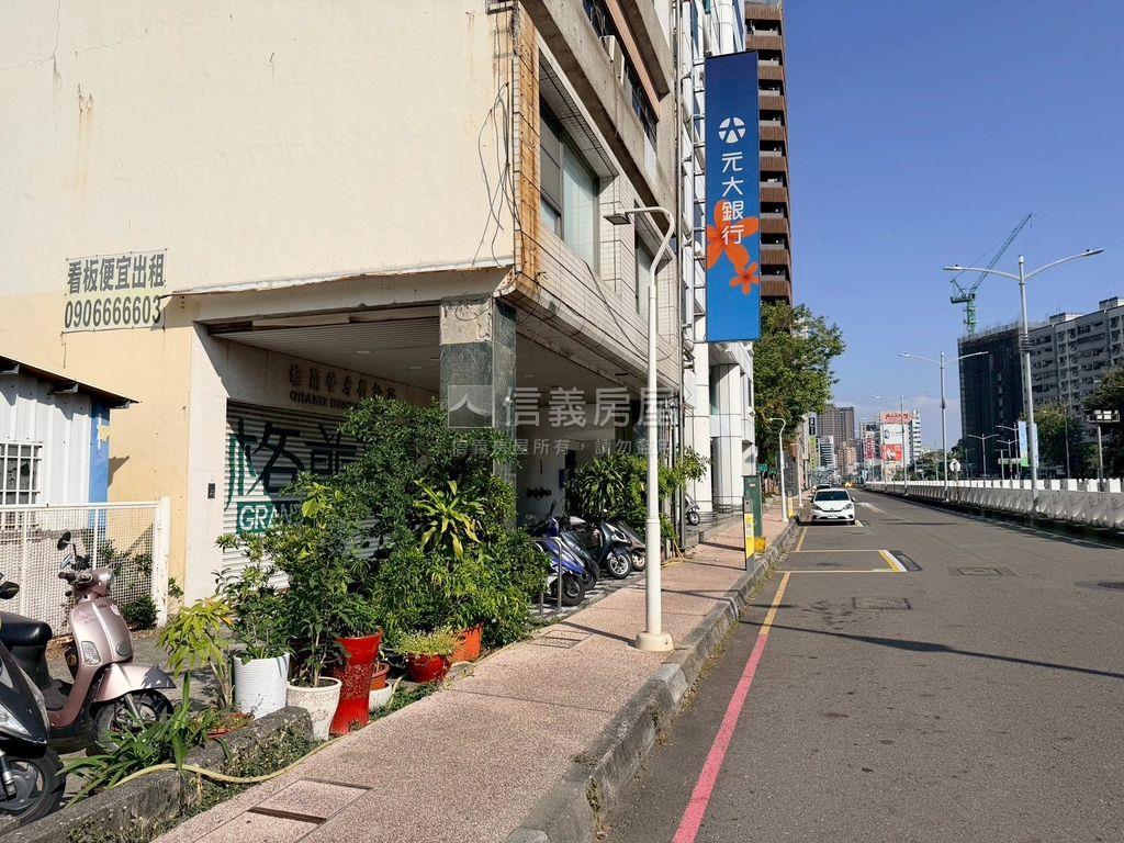 正馬路大面寬店面房屋室內格局與周邊環境