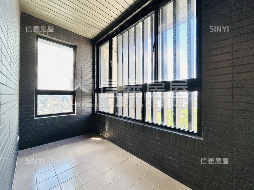 欣隆１０１層峰景觀戶房屋室內格局與周邊環境