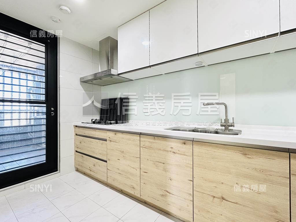 欣隆１０１層峰景觀戶房屋室內格局與周邊環境