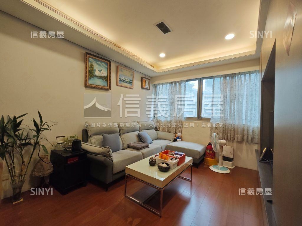 頂溪三房加車位房屋室內格局與周邊環境