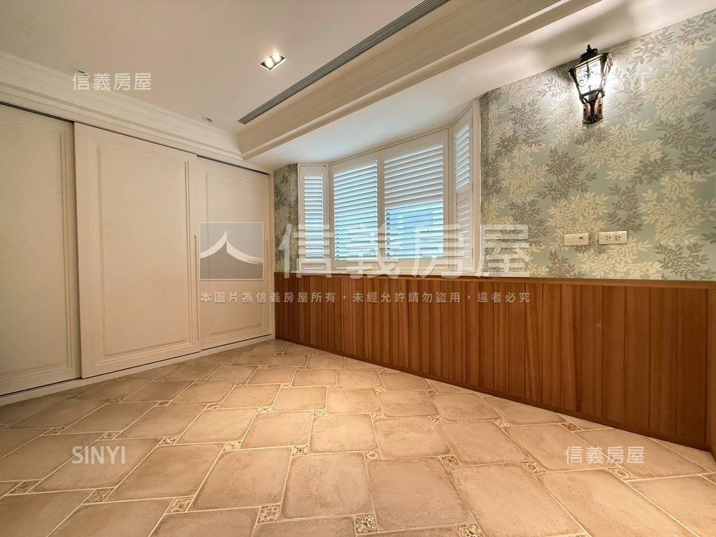 美術館精裝三房車位露台戶房屋室內格局與周邊環境