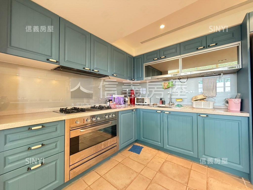 美術館精裝三房車位露台戶房屋室內格局與周邊環境