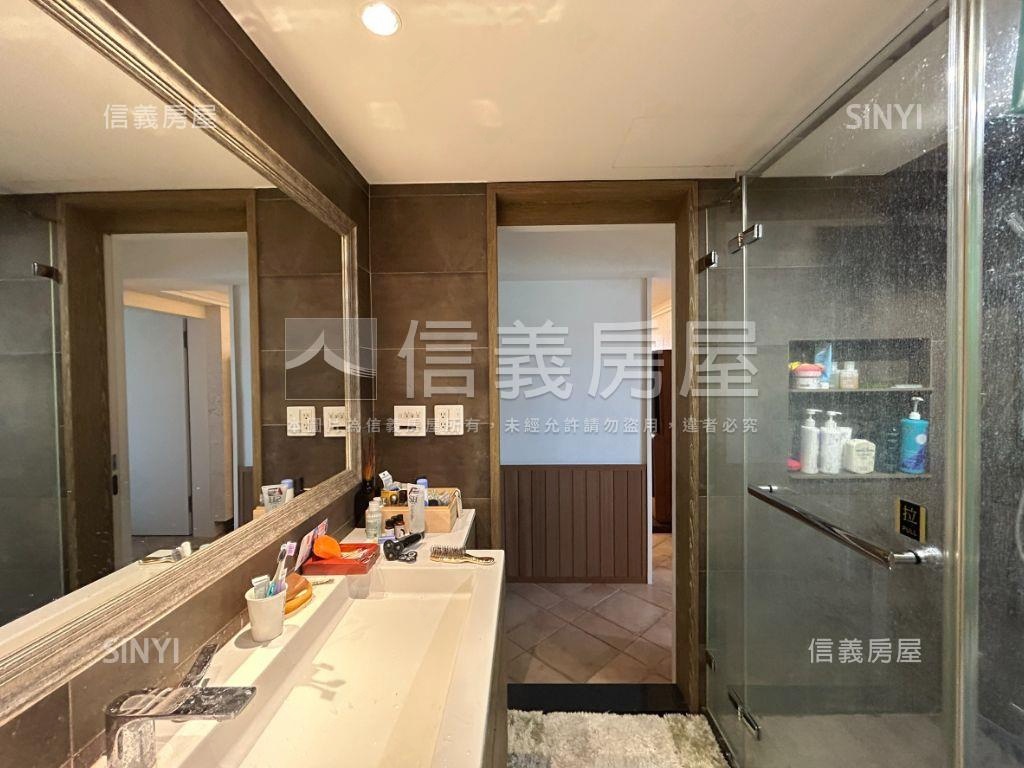 美術館精裝三房車位露台戶房屋室內格局與周邊環境