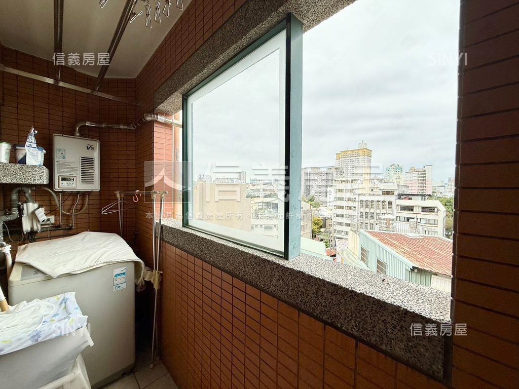 美術館精裝三房車位露台戶房屋室內格局與周邊環境