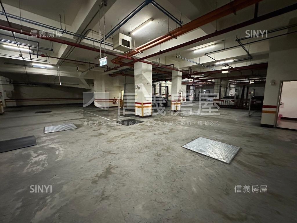 美術館精裝三房車位露台戶房屋室內格局與周邊環境