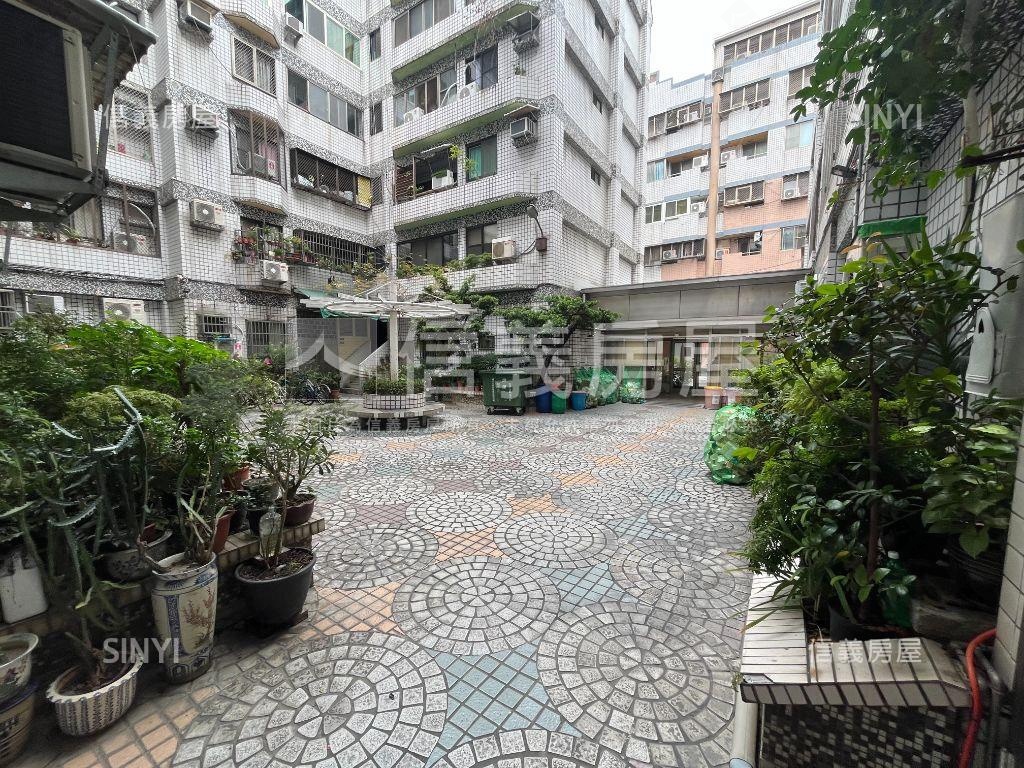 近內新市場私藏２房＋１室房屋室內格局與周邊環境