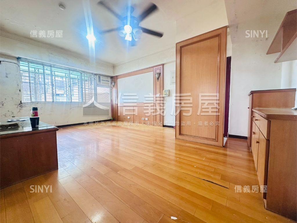 布查花園次頂樓大兩房房屋室內格局與周邊環境
