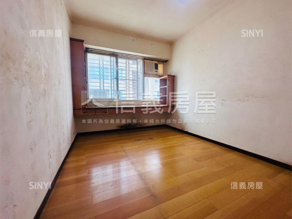 布查花園次頂樓大兩房房屋室內格局與周邊環境