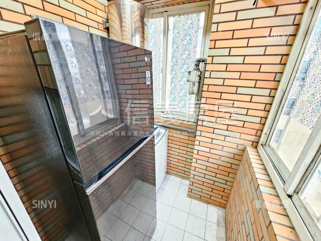 專任布查花園次頂樓大兩房房屋室內格局與周邊環境