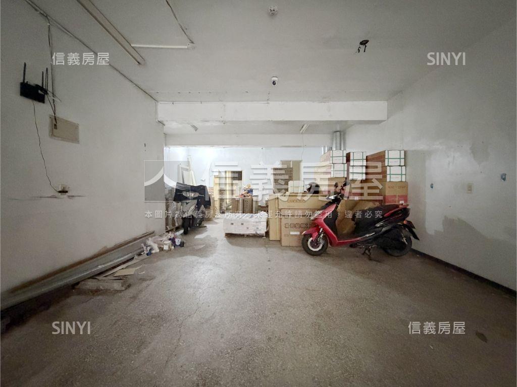 板橋低總價面寬一樓金店房屋室內格局與周邊環境