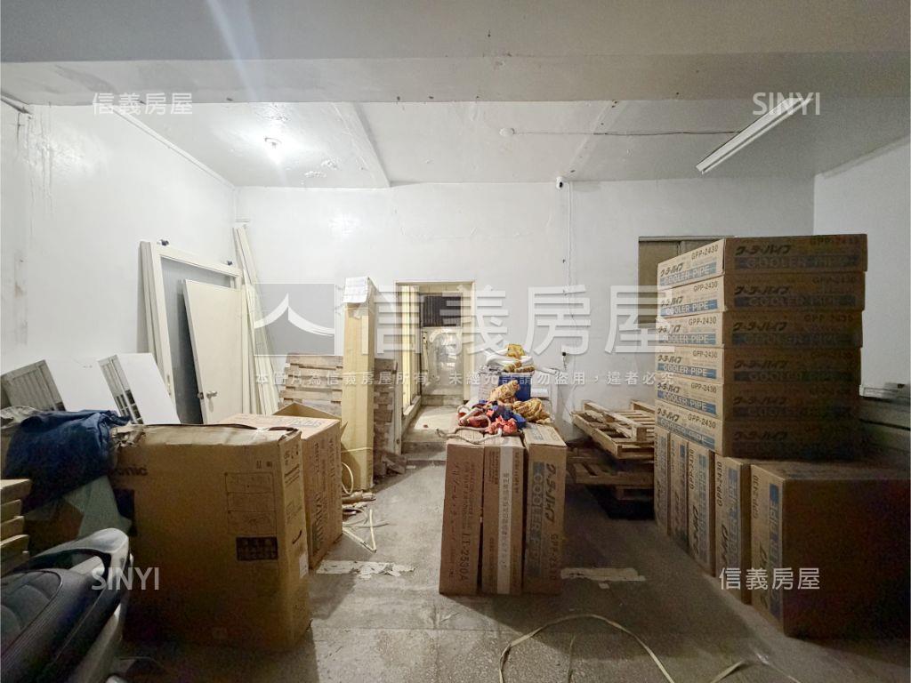 板橋低總價面寬一樓金店房屋室內格局與周邊環境