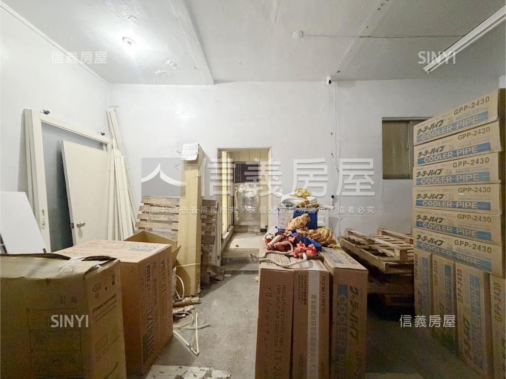 板橋低總價面寬一樓金店房屋室內格局與周邊環境