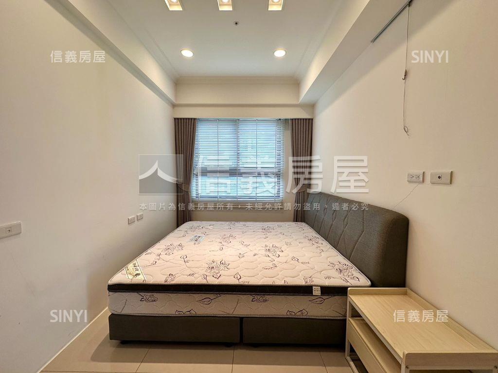 次頂樓精裝三改二平車房屋室內格局與周邊環境