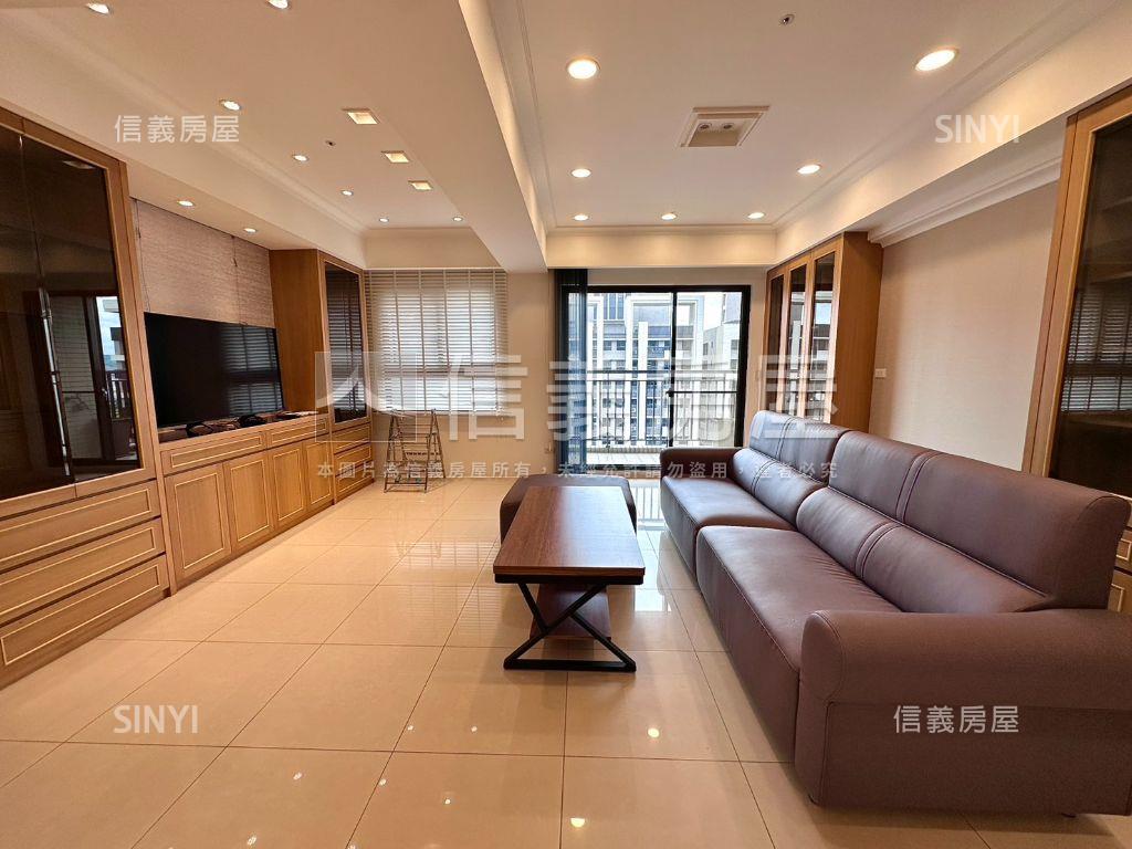 次頂樓精裝三改二平車房屋室內格局與周邊環境