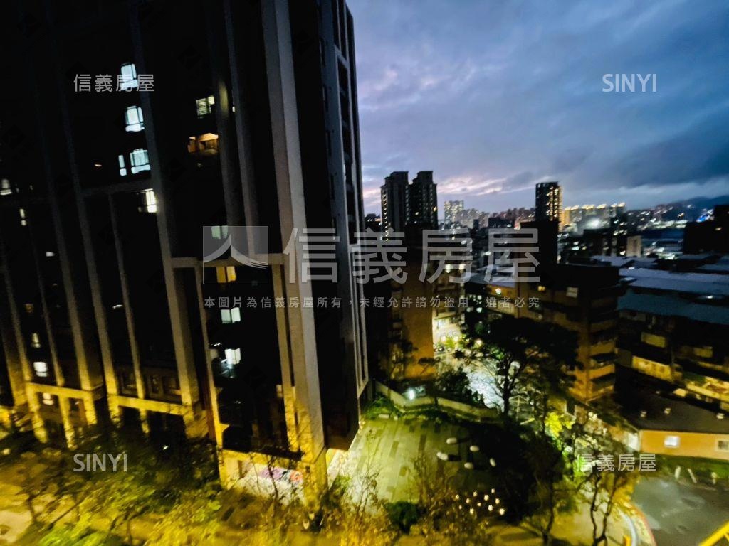 仁愛路敦美苑美妝２房房屋室內格局與周邊環境