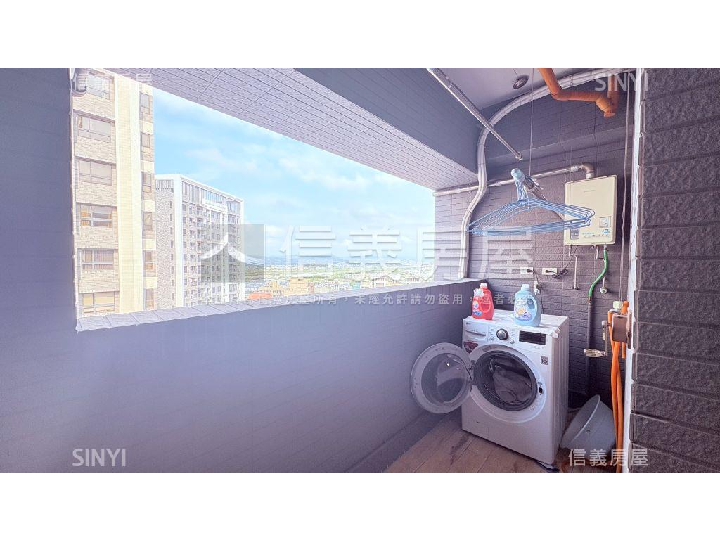 世紀城次頂樓朝東南三房房屋室內格局與周邊環境