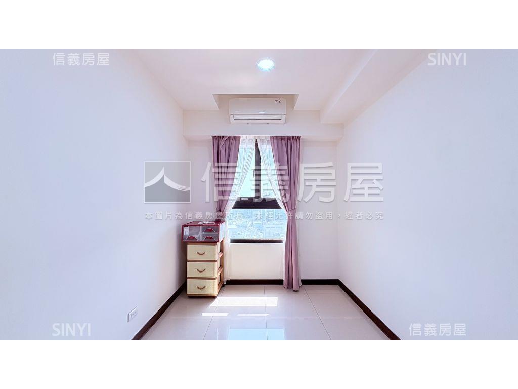 世紀城次頂樓朝東南三房房屋室內格局與周邊環境