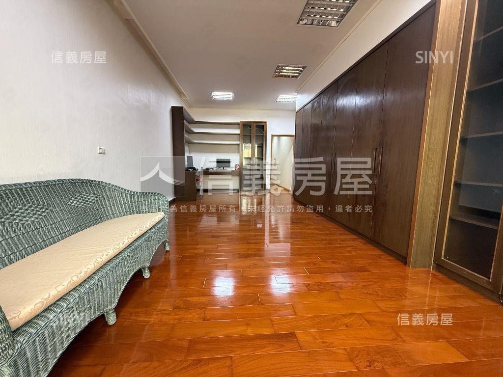 鳳山車站大地坪金店面房屋室內格局與周邊環境
