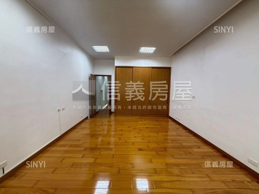 鳳山車站大地坪金店面房屋室內格局與周邊環境
