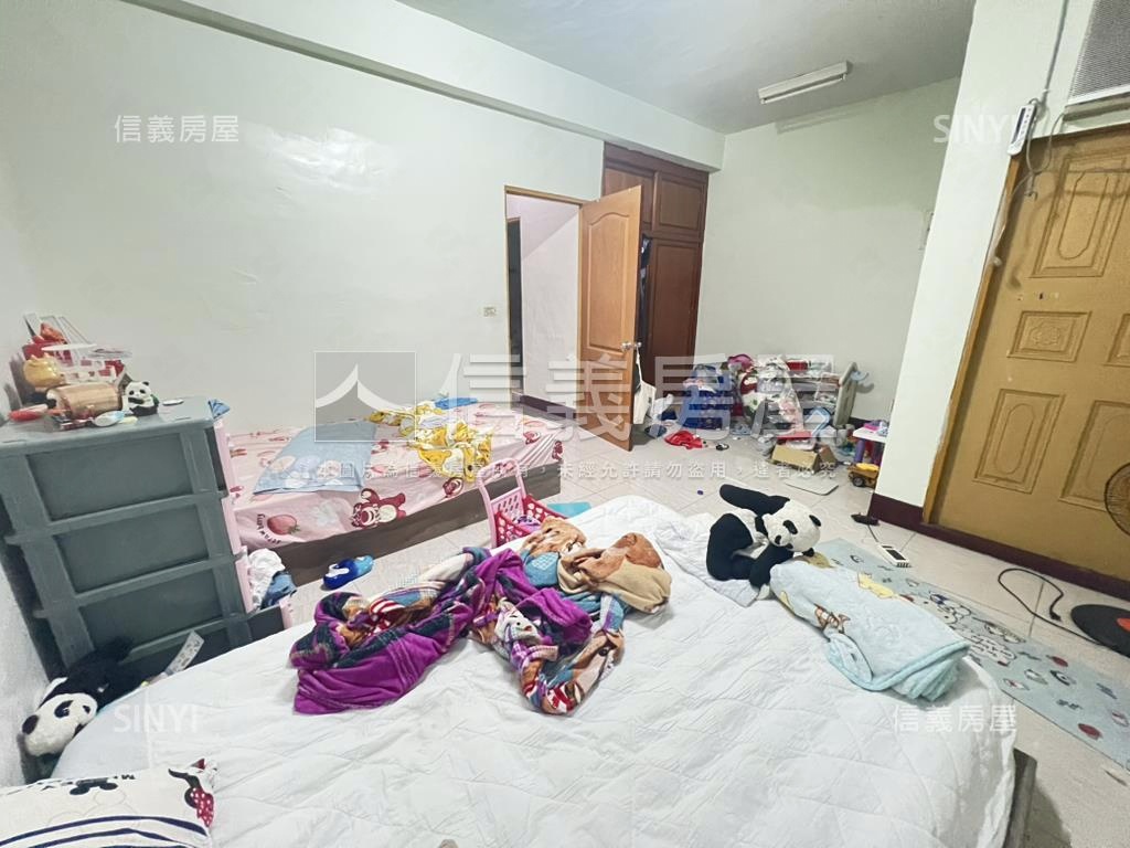 專任。大面寬約６米透天房屋室內格局與周邊環境
