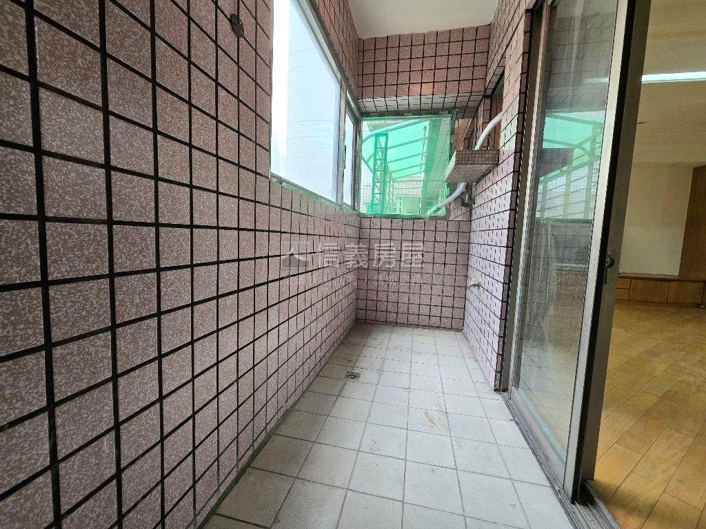 大客廳⭐兩房兩衛⭐露臺戶房屋室內格局與周邊環境