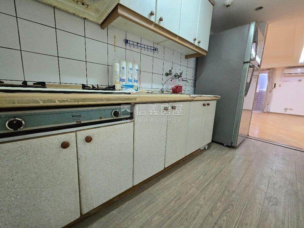 大客廳⭐兩房兩衛⭐露臺戶房屋室內格局與周邊環境