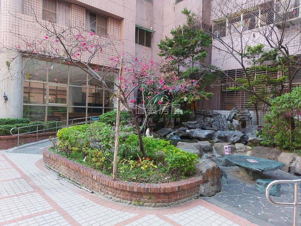 大客廳⭐兩房兩衛⭐露臺戶房屋室內格局與周邊環境