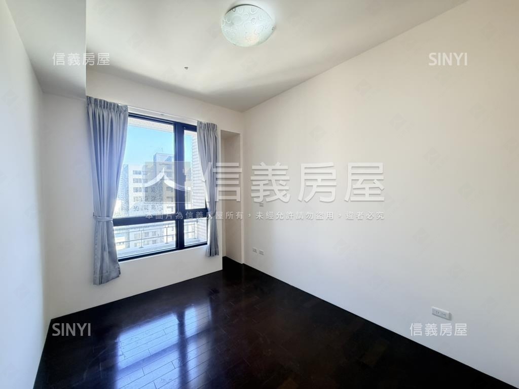 坤山㊝水漾層峰寓所房屋室內格局與周邊環境