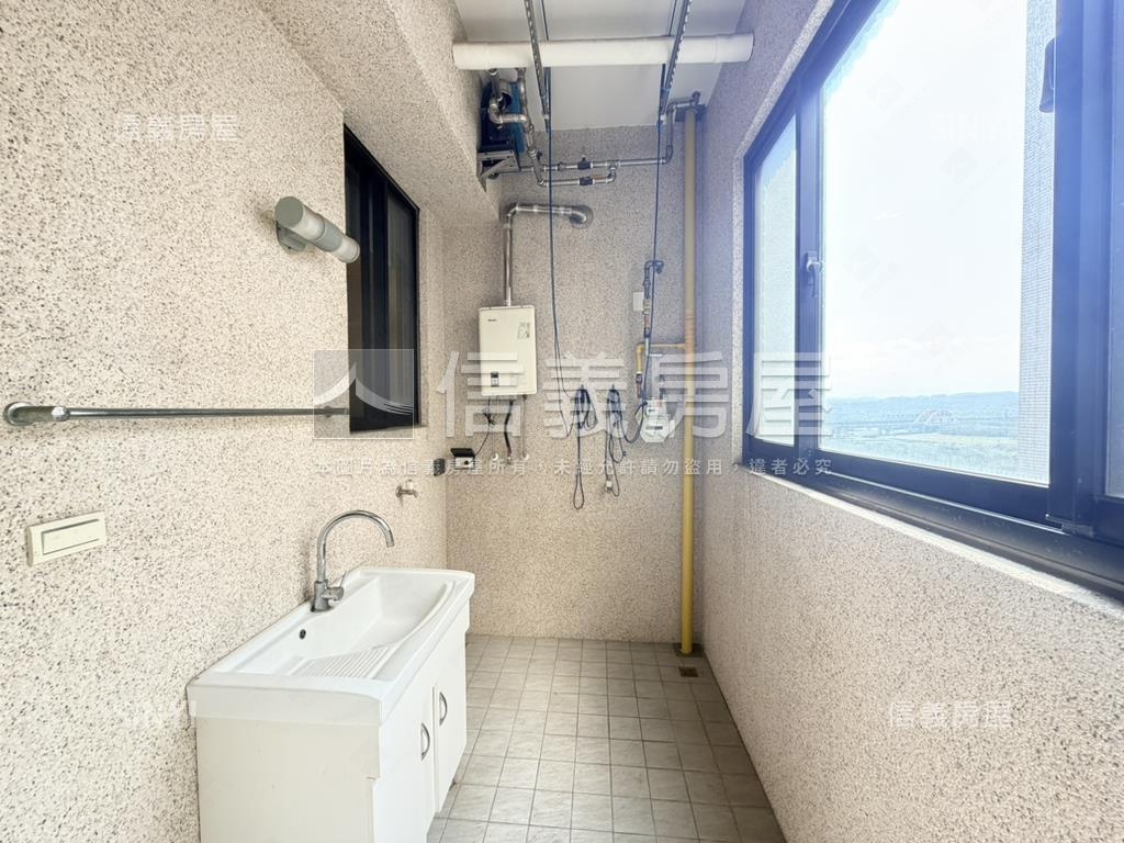 坤山㊝水漾層峰寓所房屋室內格局與周邊環境