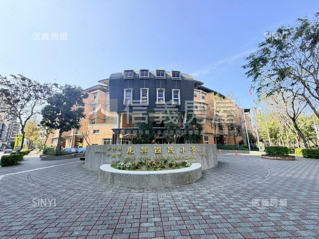 坤山㊝水漾層峰寓所房屋室內格局與周邊環境